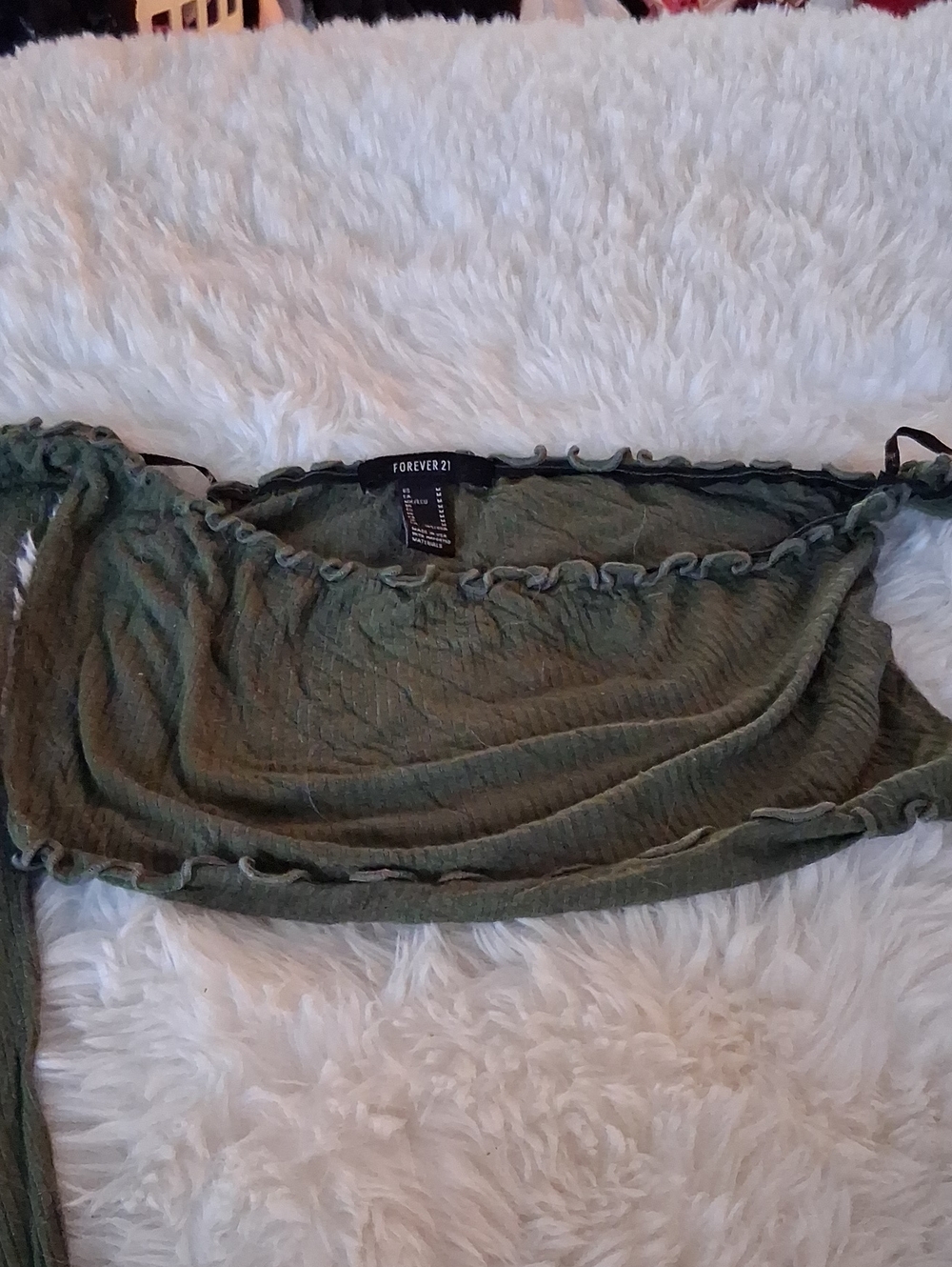 Off-Shoulder Crop Top - Picture 3 of 4